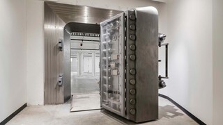 Federal Reserve Building safe, vault