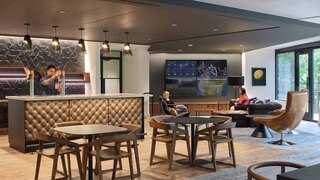 Sixth + Main - Portland, Oregon