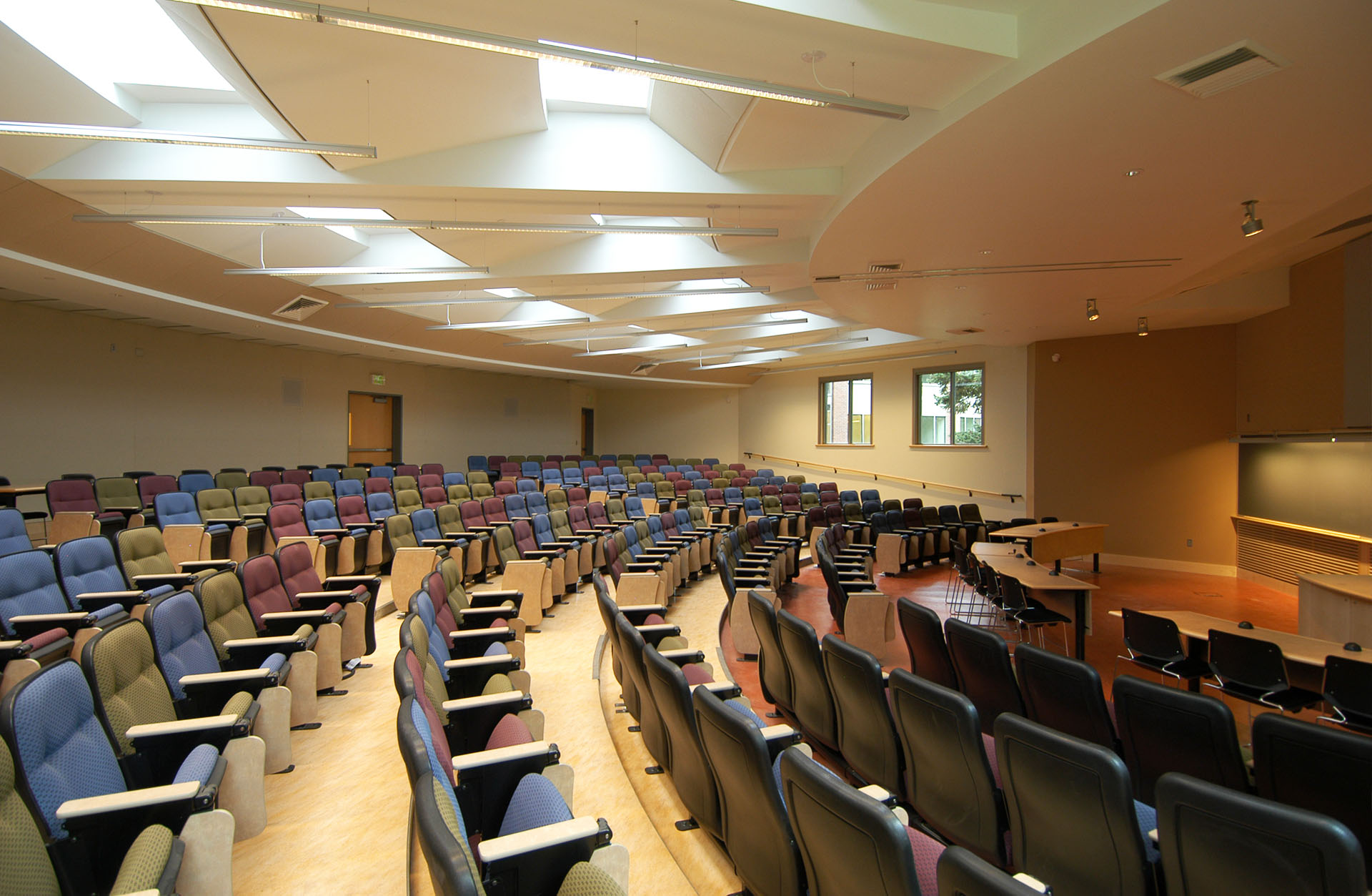 Lillis Business complex University of Oregon lecture hall classroom